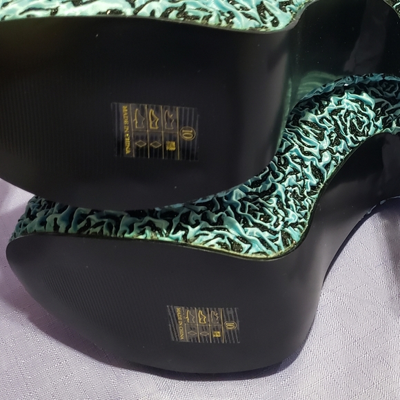 Size 10 Baby Blue Satin & Glitter Rose Print Pumps - Picture 11 of 11